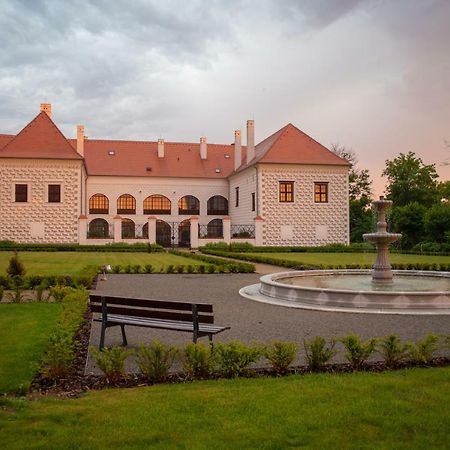 Hotel Zamek Valec Vladislav Экстерьер фото