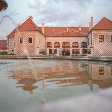 Hotel Zamek Valec Vladislav Экстерьер фото