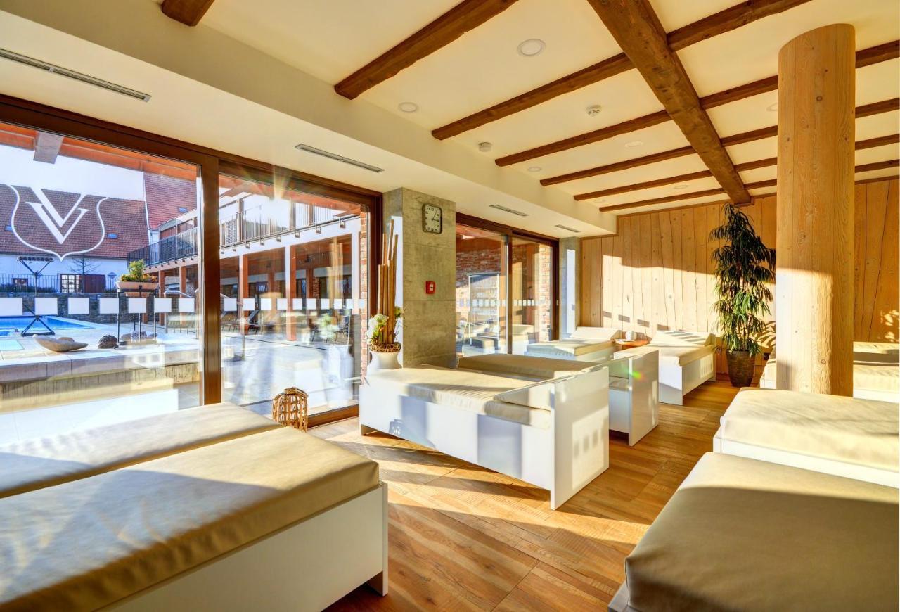 Hotel Zamek Valec Vladislav Экстерьер фото