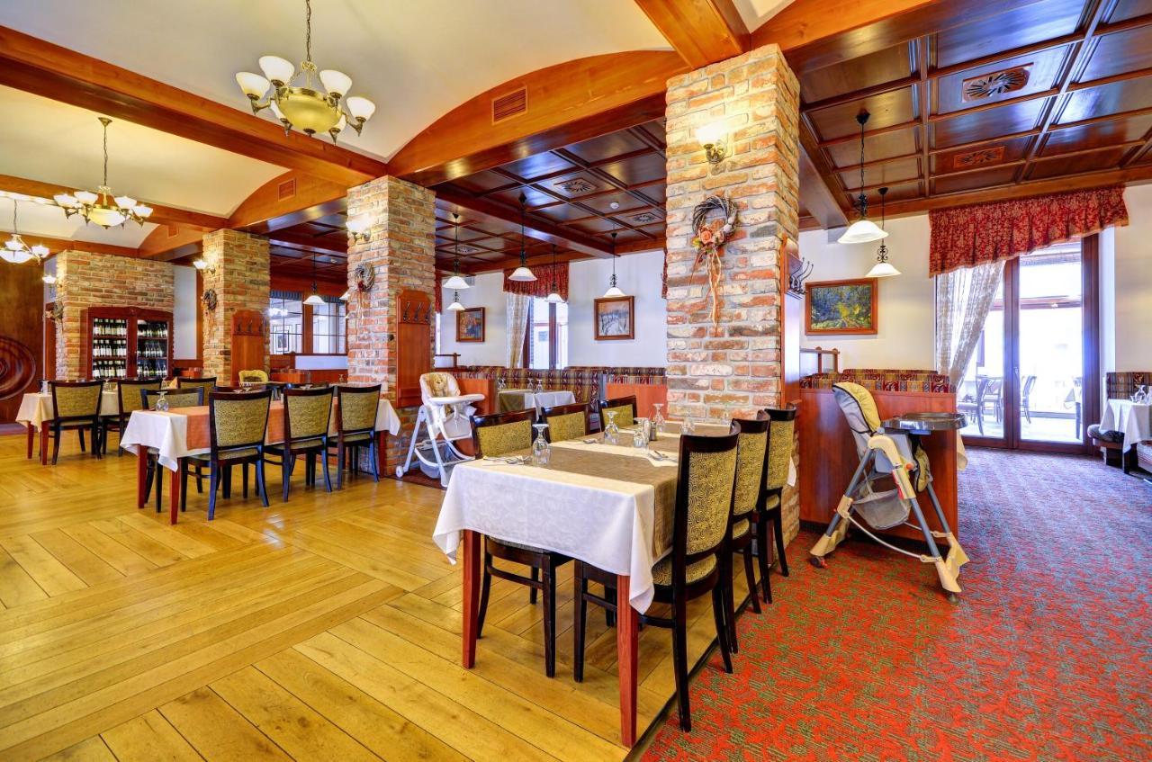 Hotel Zamek Valec Vladislav Экстерьер фото