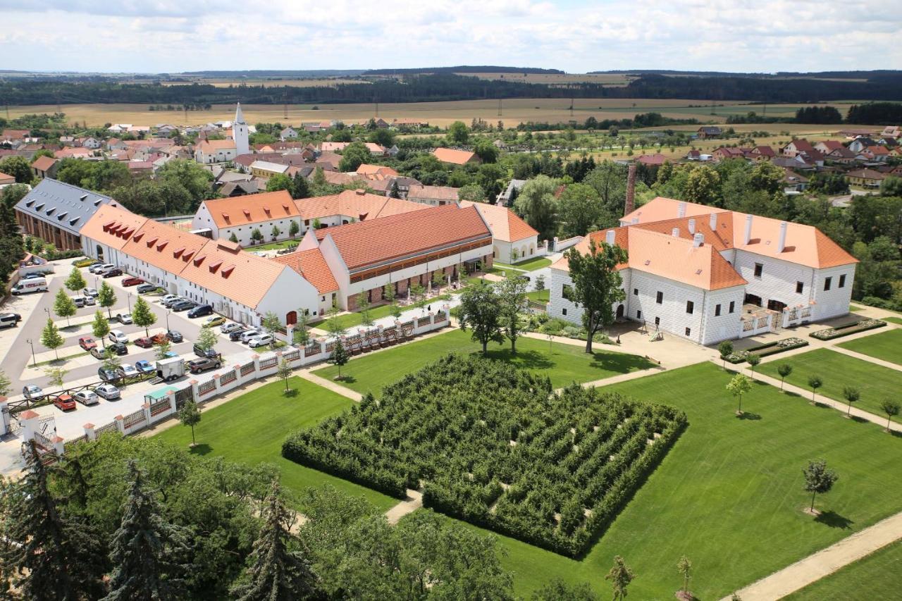 Hotel Zamek Valec Vladislav Экстерьер фото