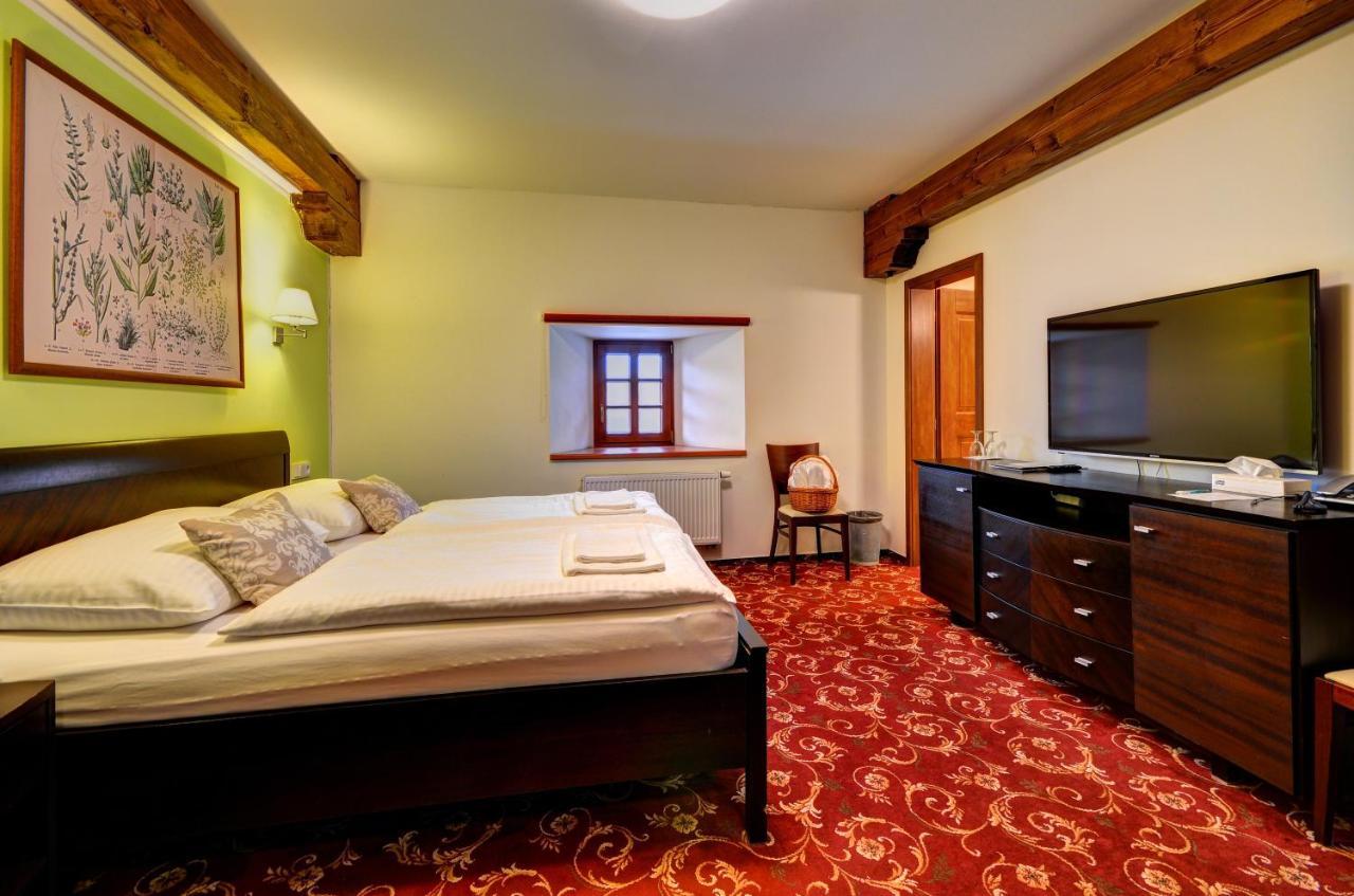 Hotel Zamek Valec Vladislav Экстерьер фото