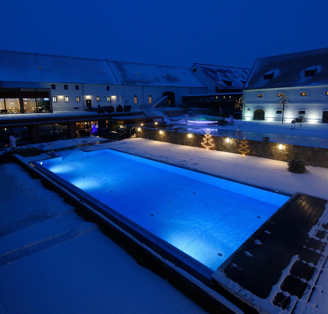 Hotel Zamek Valec Vladislav Экстерьер фото